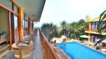 King Room With Sea View | Balcony