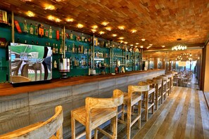 Bar à beira da piscina