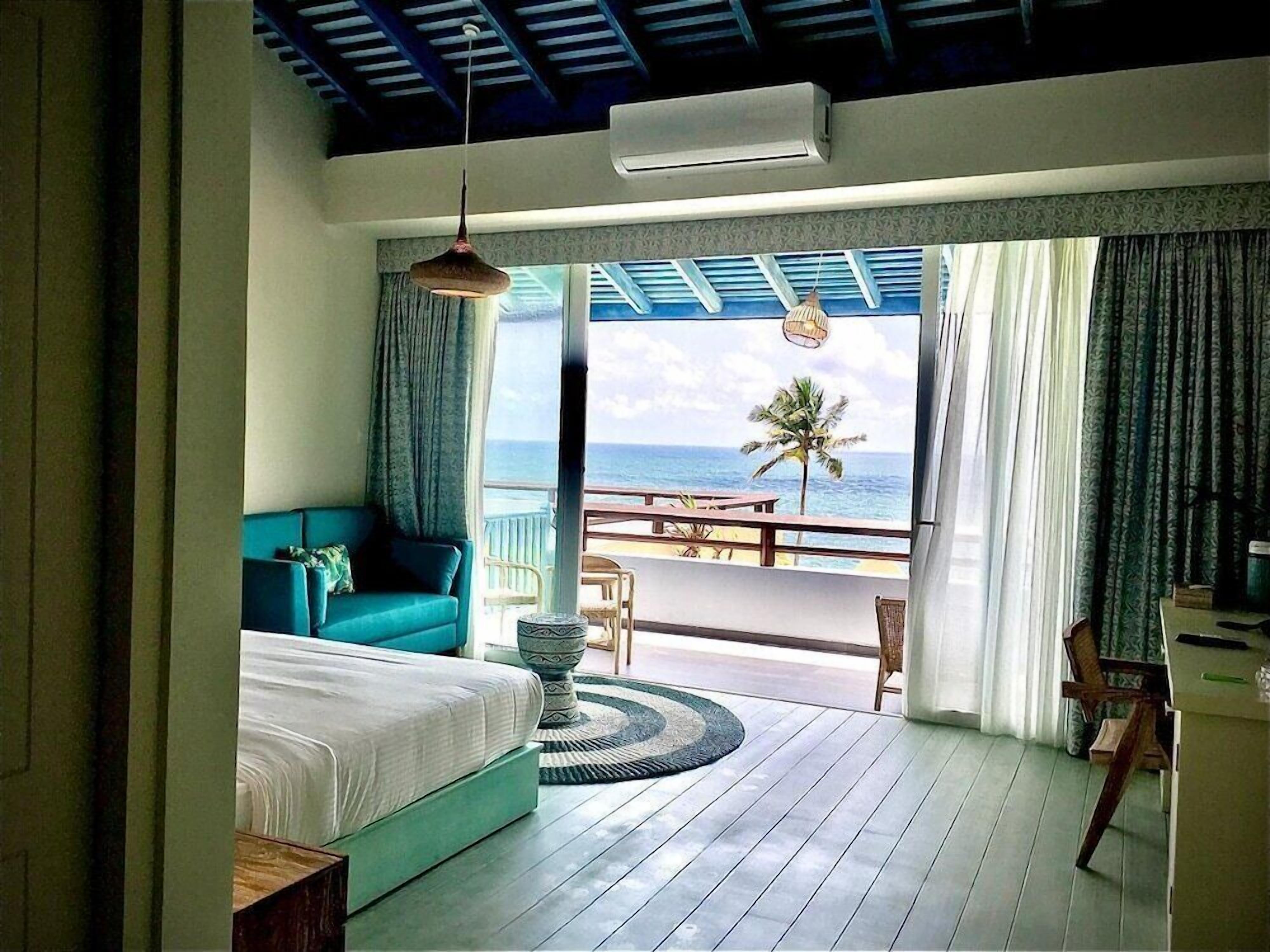 Ropa de cama de alta calidad y minibar 