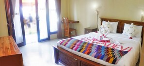 Deluxe Room, Patio | In-room safe, desk, laptop workspace, soundproofing - Deva Devi Beach Inn (Penida Island)