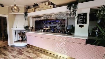 Breakfast and lunch served, Scandinavian cuisine