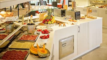 Free daily buffet breakfast