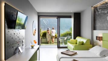 Deluxe Twin Room, Balcony, Lake View | In-room safe, desk, laptop workspace, soundproofing