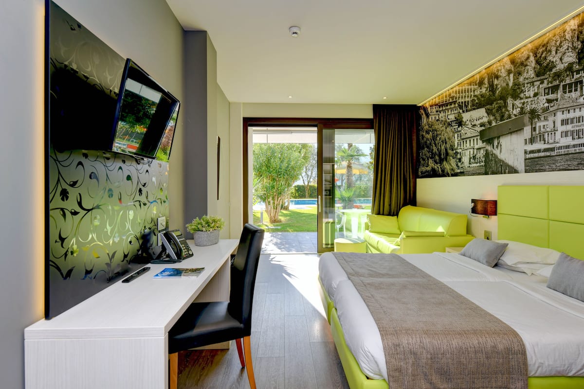 Comfort Twin Room, Garden View, Ground Floor | In-room safe, desk, laptop workspace, soundproofing