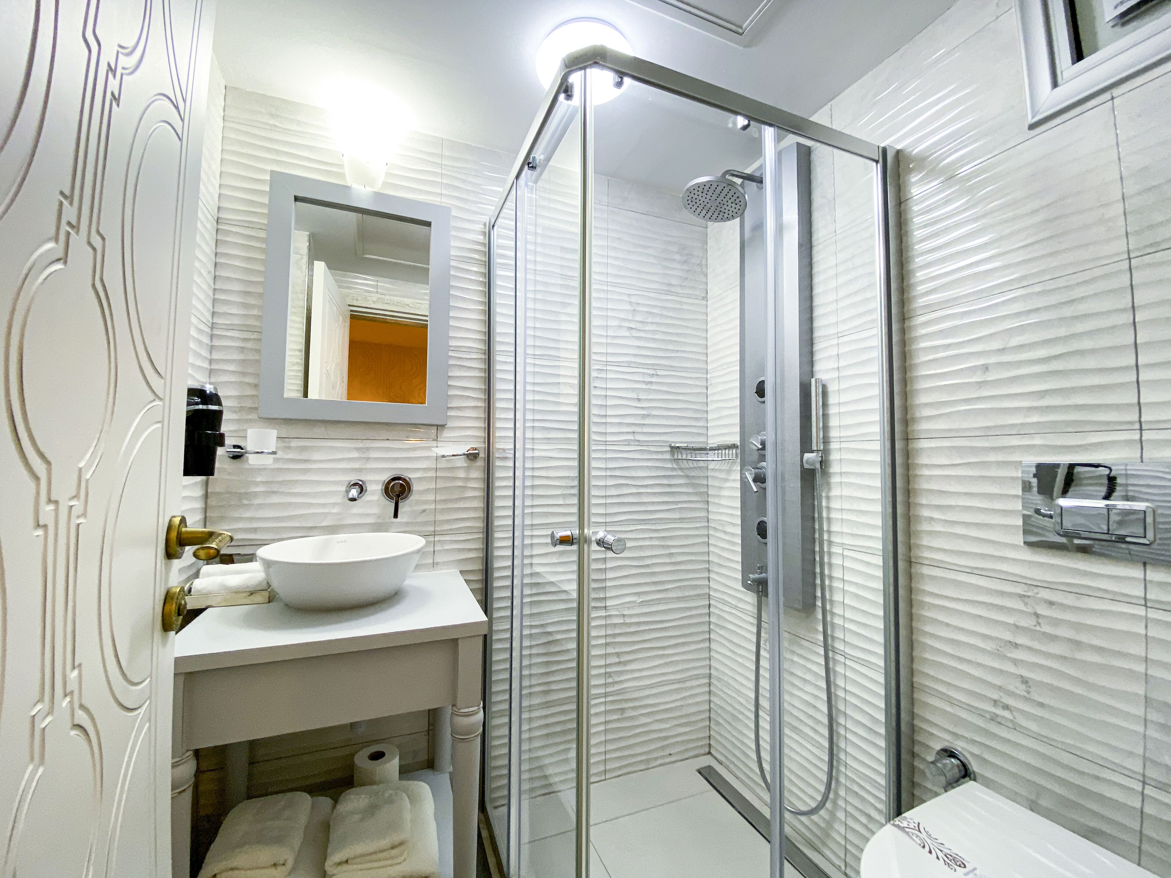 standard twin bed | minibar, soundproofing, iron/ironing board, free wifi