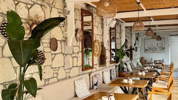 Breakfast, lunch, dinner served; Turkish cuisine