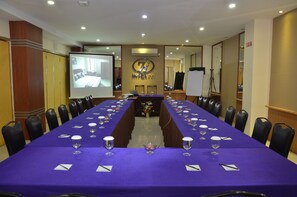 Meeting facility - Hyper Inn (Bandung)