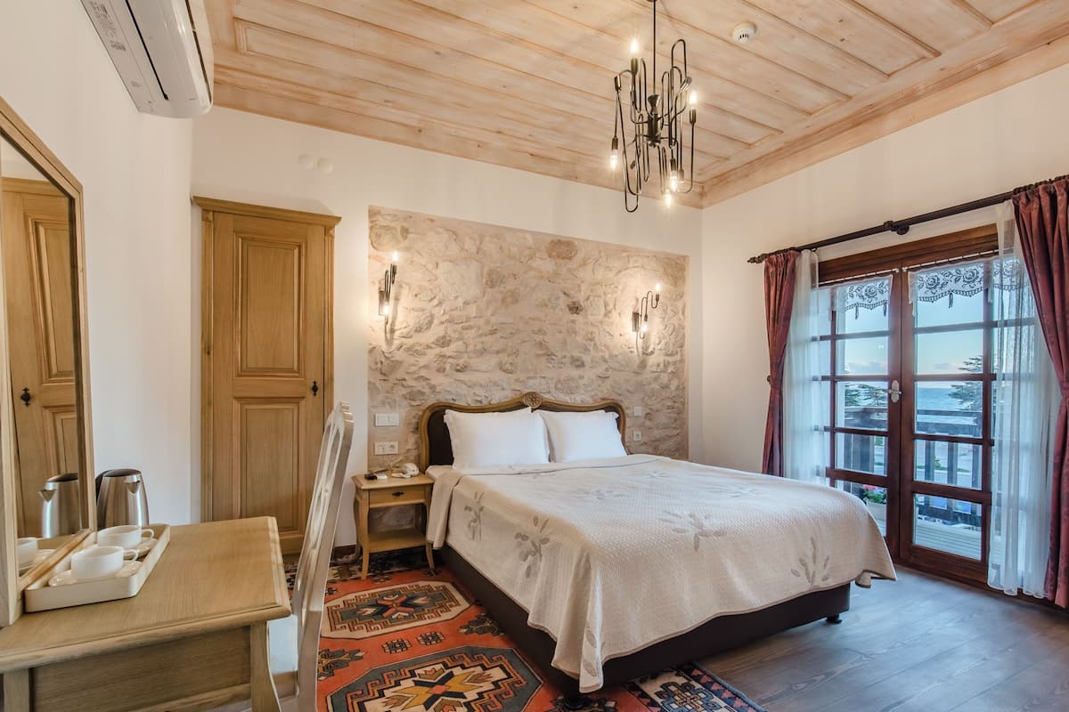 double room, balcony | minibar, desk, laptop workspace, free wifi