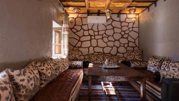 Frühstück, Mittagessen, marrokanische Küche, Speisen im Freien