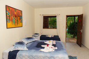 Habitación cuádruple básica, varias camas | Ropa de cama de alta calidad, minibar, cortinas opacas