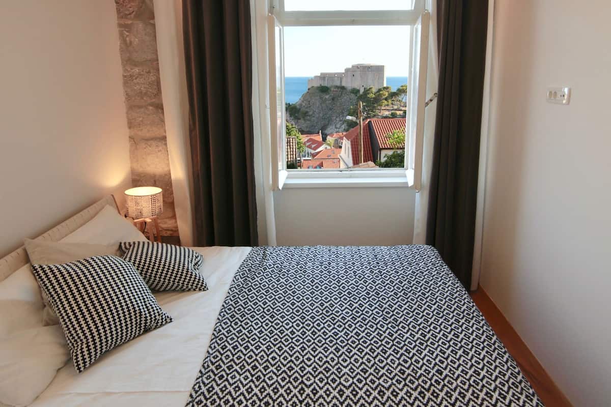 Comfort Apartment, 1 Bedroom, Patio, Sea View | Iron/ironing board, free cots/infant beds, free WiFi, bed sheets