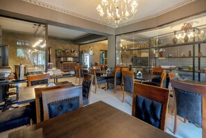 Daily continental breakfast (GEL 20 per person) - Hotel Piazza (Tbilisi)