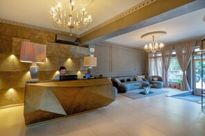 Reception - Hotel Piazza (Tbilisi)