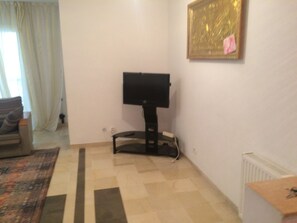Apartment, 2 Bedrooms | Living room - Joli Appartement (Tunis)