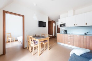 Apartemen, 1 kamar tidur | 1 kamar tidur, meja kerja, kedap suara, dan Wi-Fi gratis