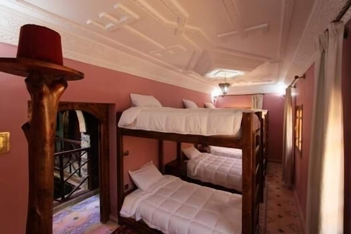Family Room | Cribs (free), WiFi (free), bed sheets