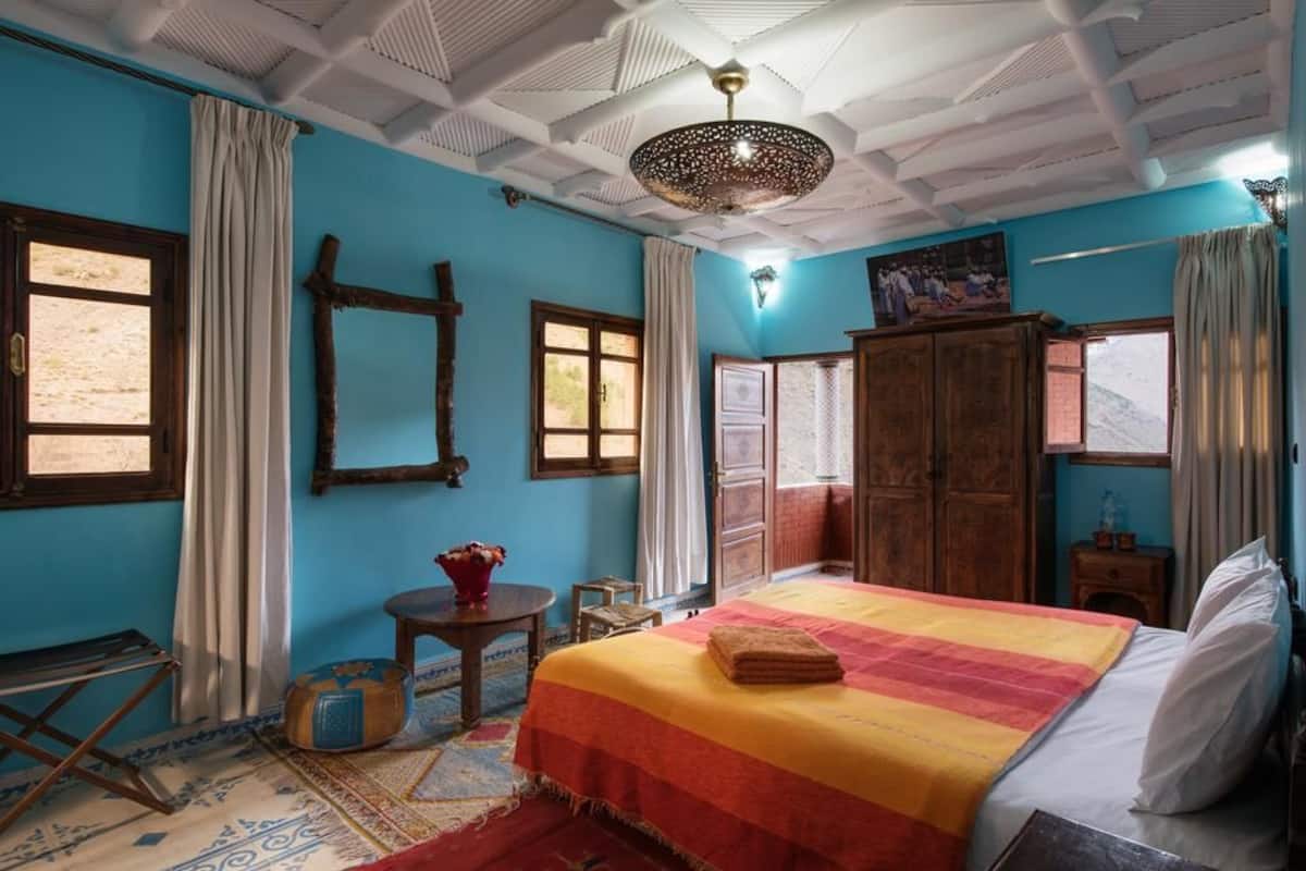Cribs (free), WiFi (free), bed sheets