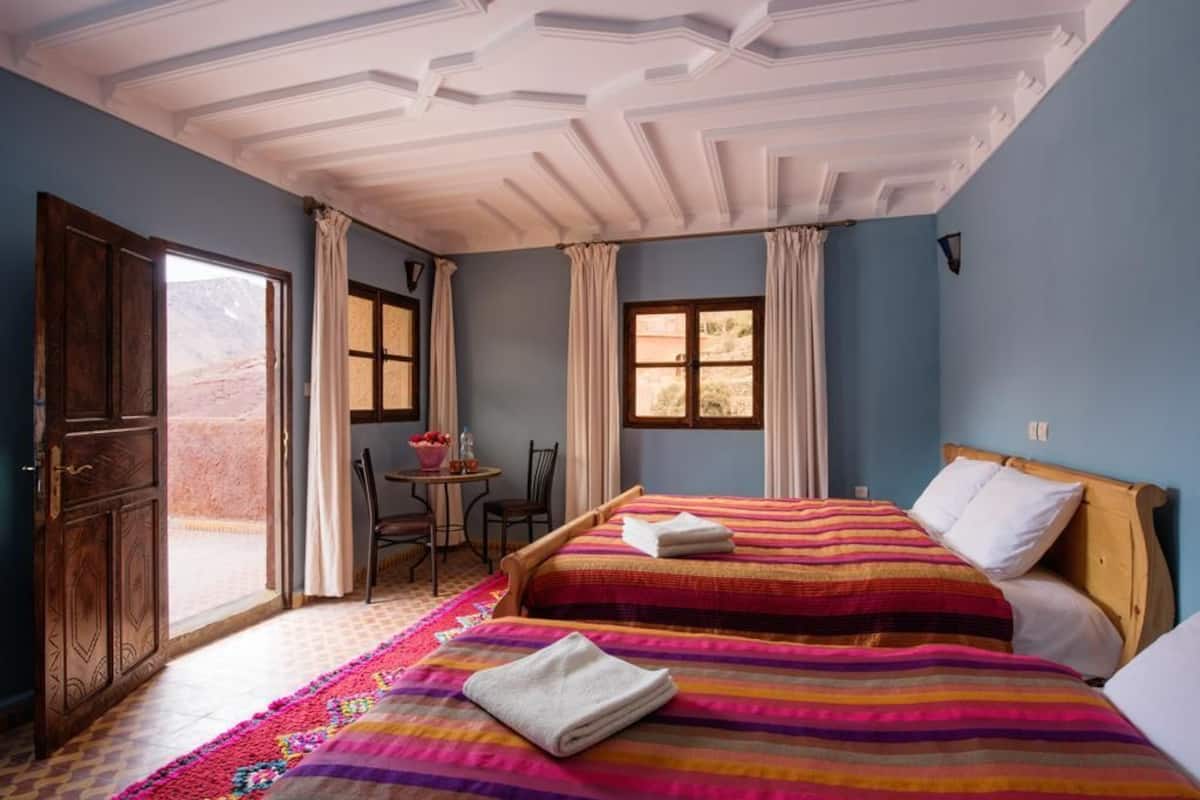 Cribs (free), WiFi (free), bed sheets