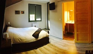Room - Hôtel le Relais de la Voie Sacrée (Les Trois-Domaines)