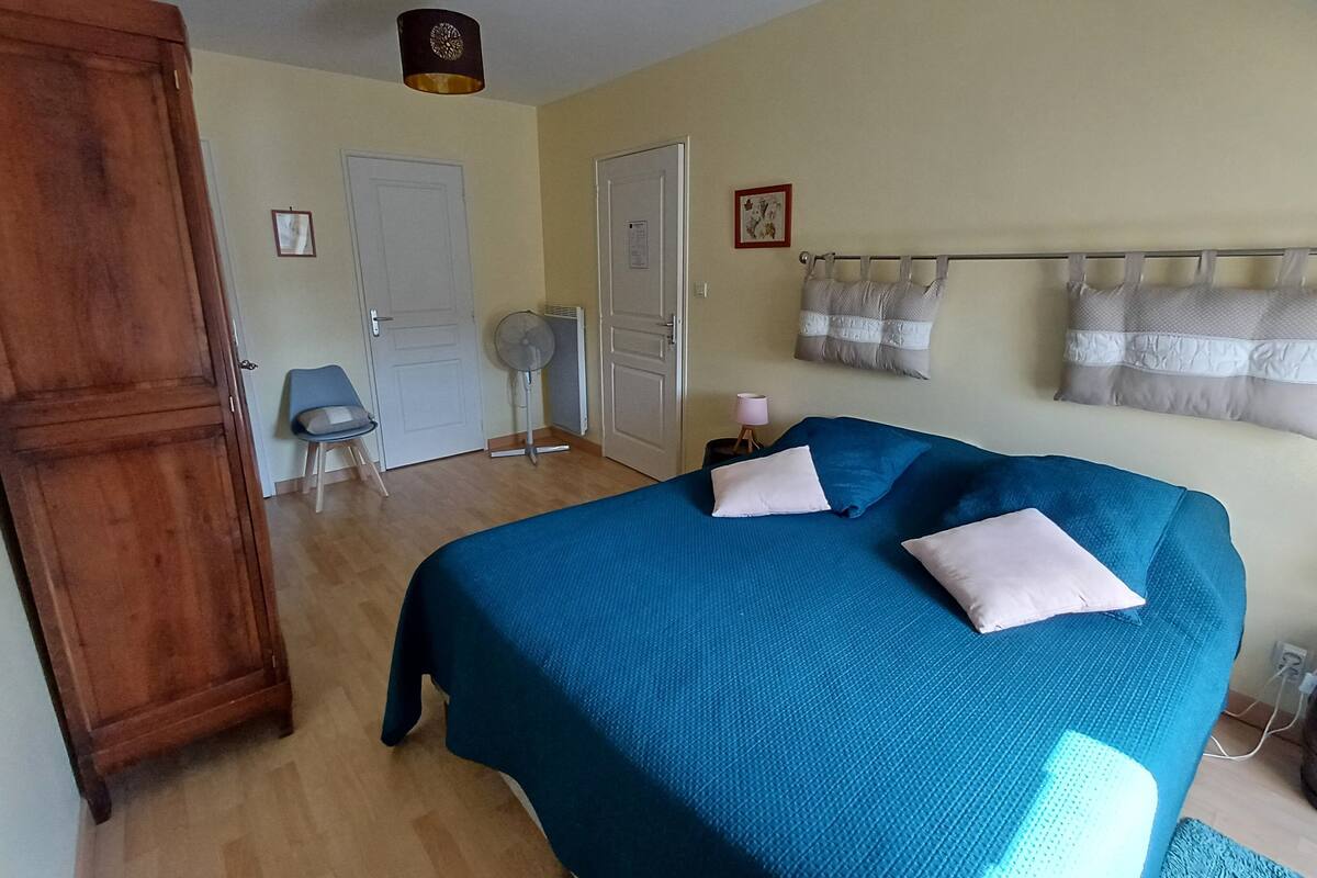 Hochwertige Bettwaren, individuell dekoriert