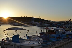 Marina - Mandalin Pansiyon (Seferihisar)