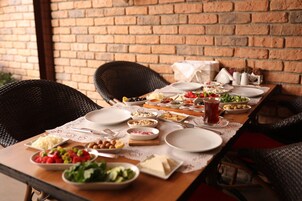 Free daily full breakfast