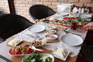 Free daily full breakfast