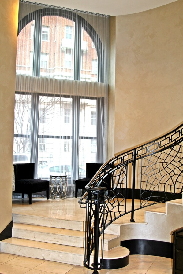 Hallway - Weichert Suites at Thomas Circle (Washington)