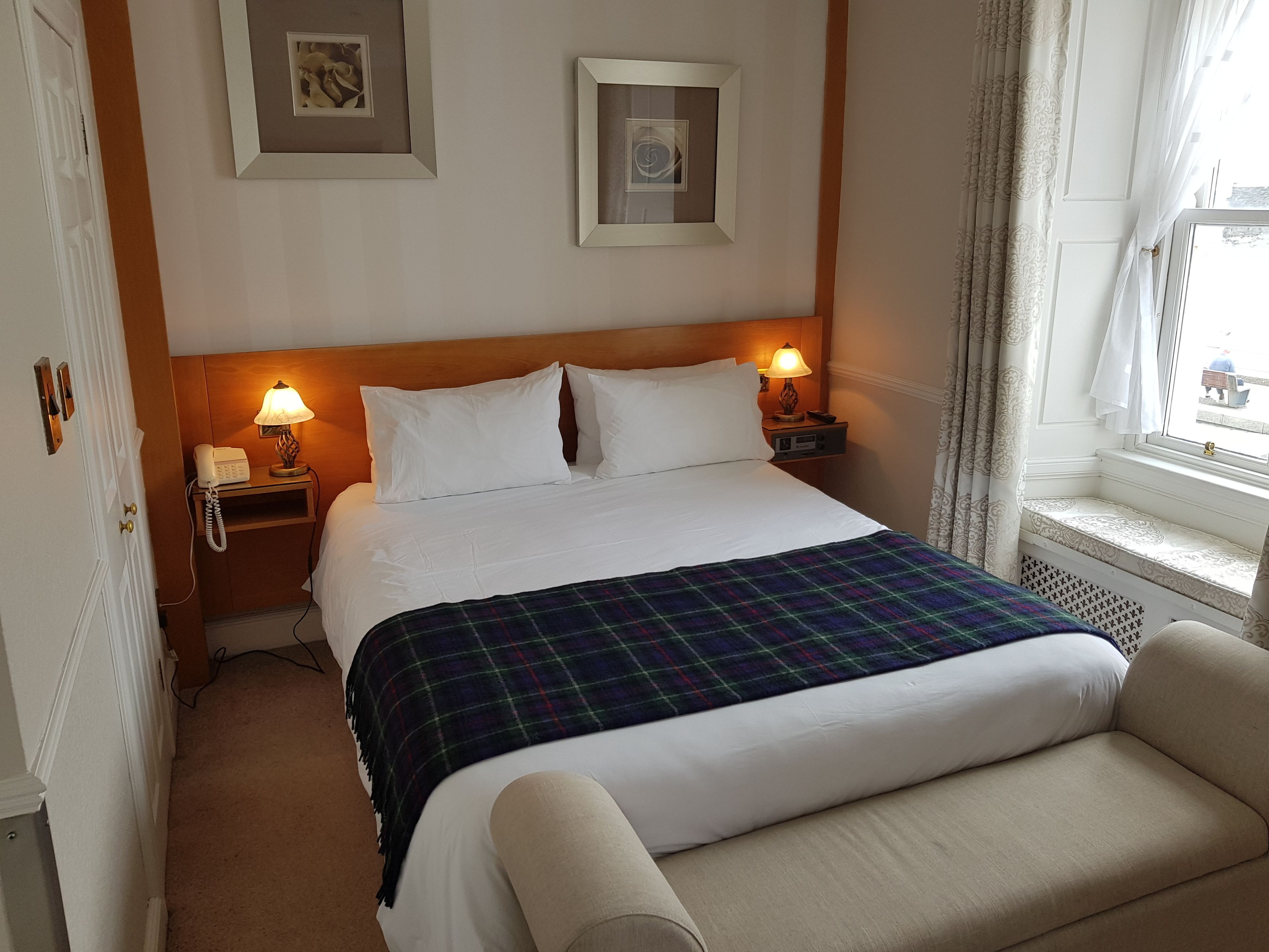double room, 1 king bed, harbour view | individually furnished, desk, free wifi, bed sheets