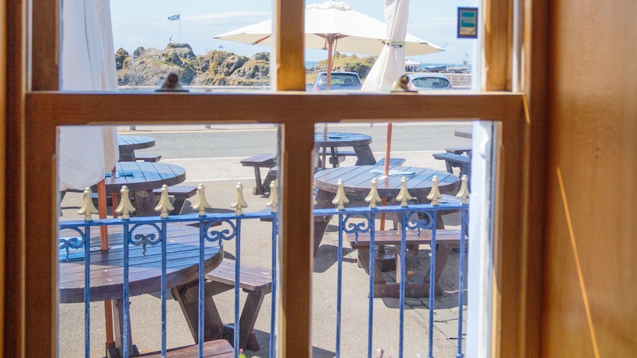 The Waterfront Hotel & Bistro