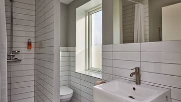 Family Room, Private Bathroom, Mountain View | Bathroom