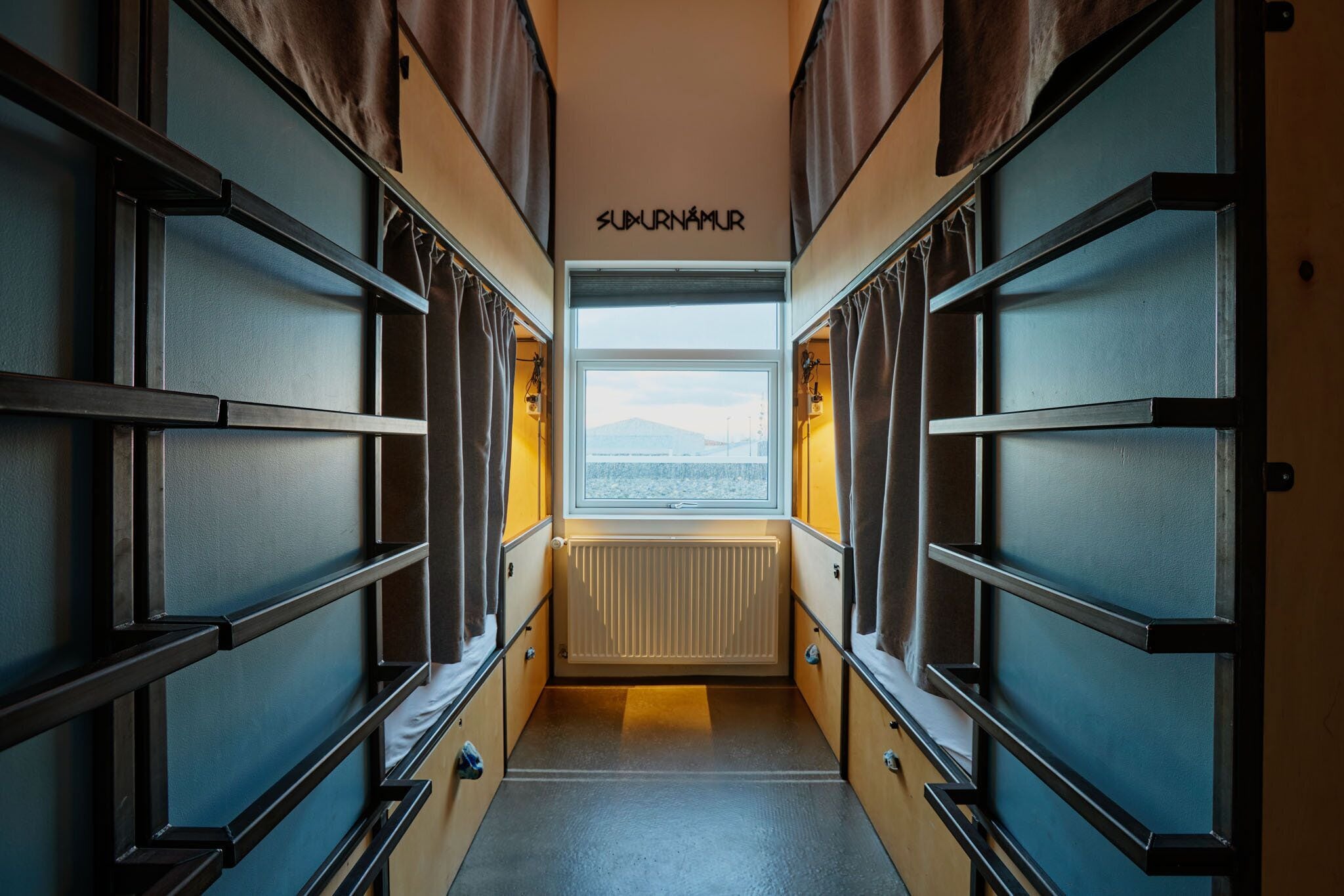 bunk bed in 6 people mixed dormitory | 1 bedroom, blackout curtains, free wifi, bed sheets