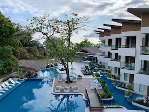 Articles de minibar gratuits, coffre-fort, bureau