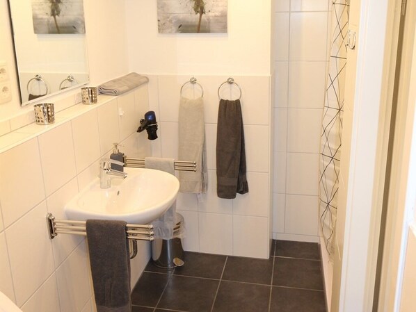 Condo, Private Bathroom | Bathroom