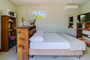 Minibar, desk, soundproofing, free WiFi - Pousada Container Eco Guarda (Palhoça)