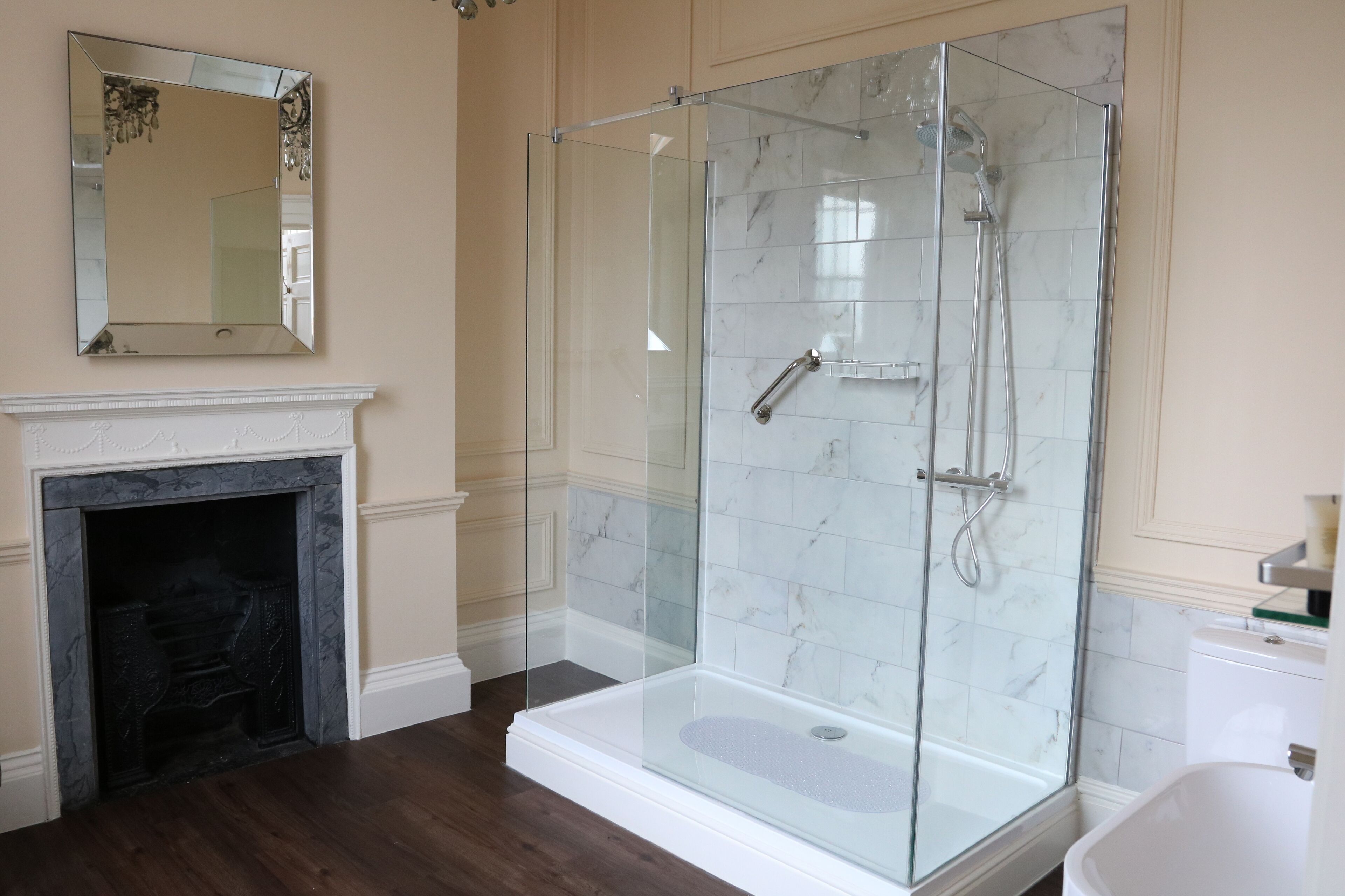 junior suite, 1 king bed | bathroom | free toiletries, hair dryer, towels, soap