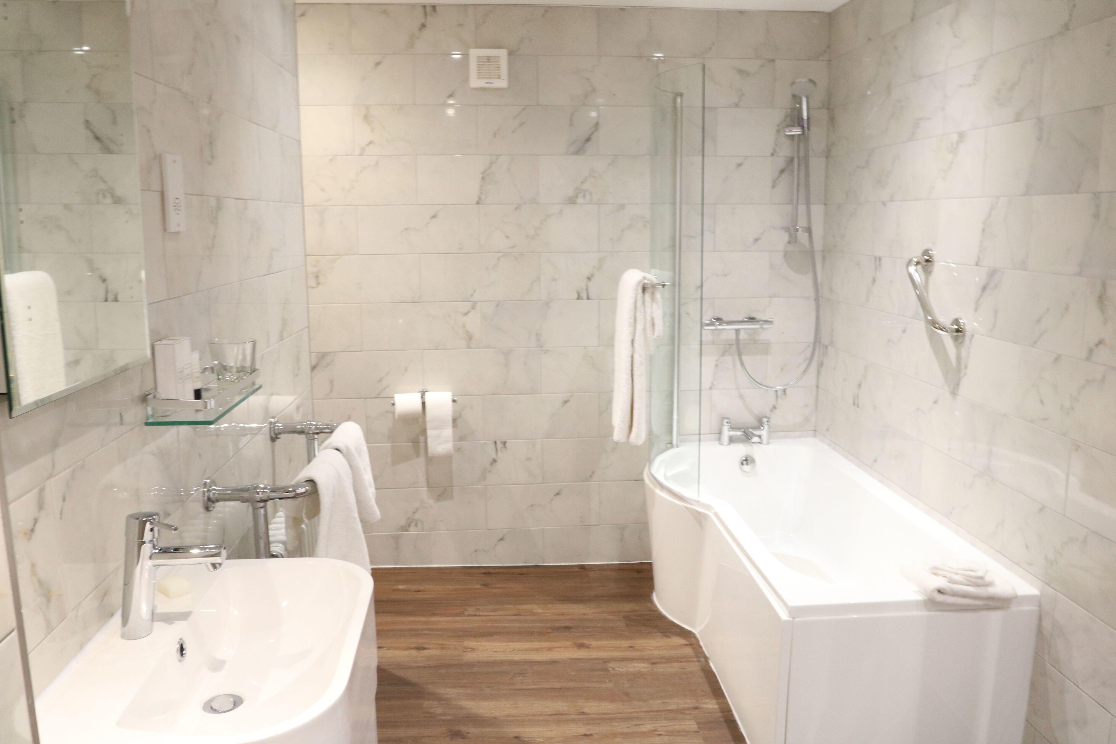 deluxe double room | bathroom | free toiletries, hair dryer, towels, soap