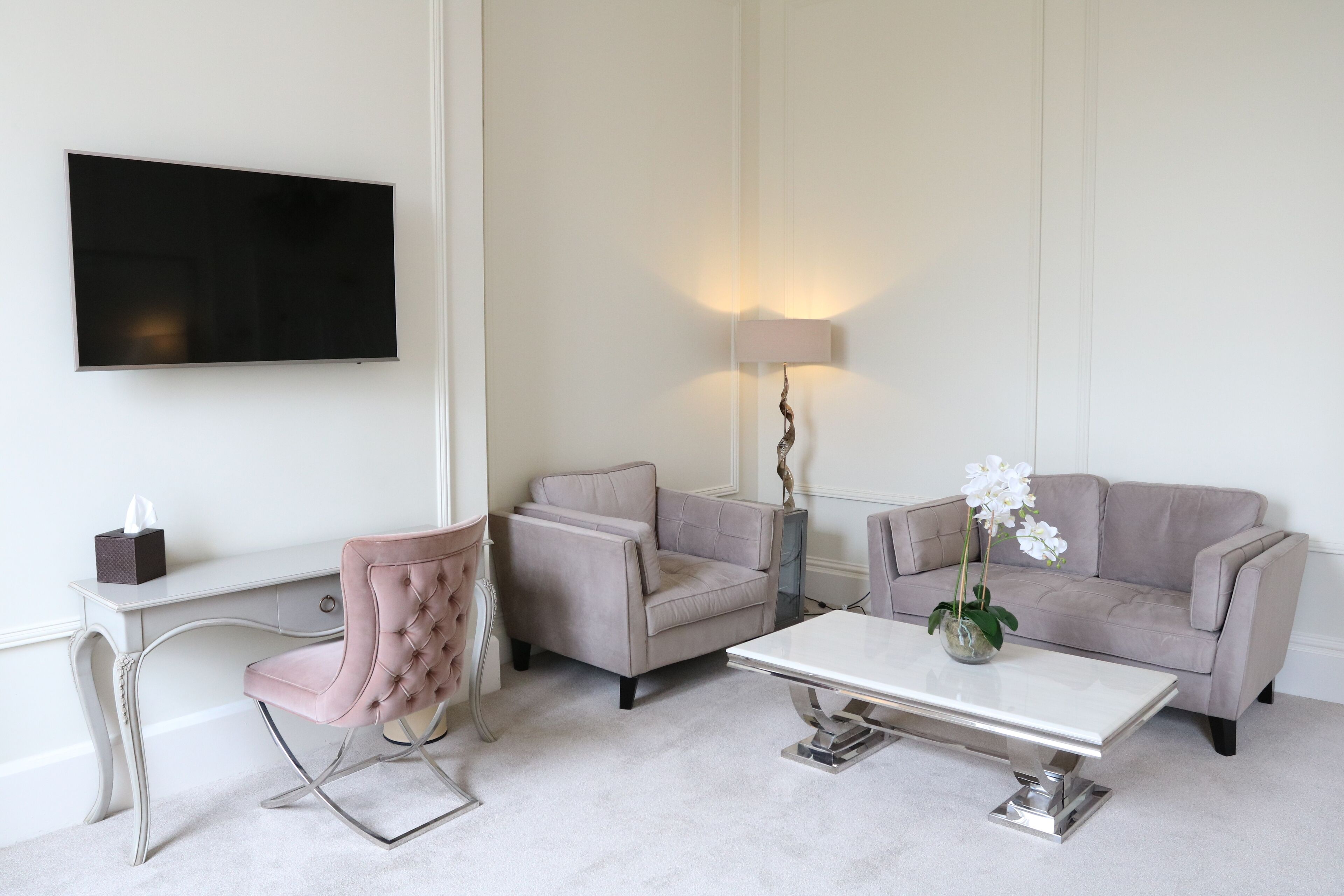 junior suite, 1 king bed | premium bedding, memory-foam beds, desk, iron/ironing board