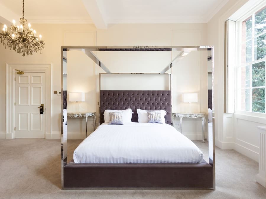 Executive Room, 1 King Bed | Premium bedding, memory foam beds, desk, iron/ironing board