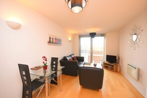 City Apartment, 1 Bedroom, City View | Living area | Flat-screen TV - Town or Country - Endeavour & Sirocco (Southampton)