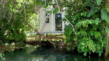 Deluxe Room | In-room safe, free WiFi