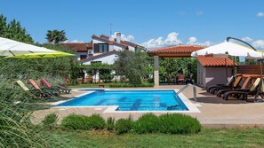 Pool - Apartments Neva (Pula)