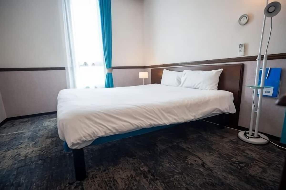 In-room safe, desk, blackout drapes, soundproofing
