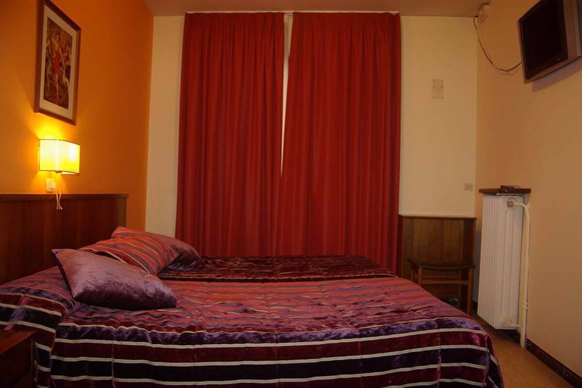 Cribs (free), WiFi (free)