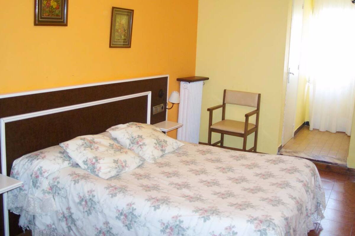 Cribs (free), WiFi (free)