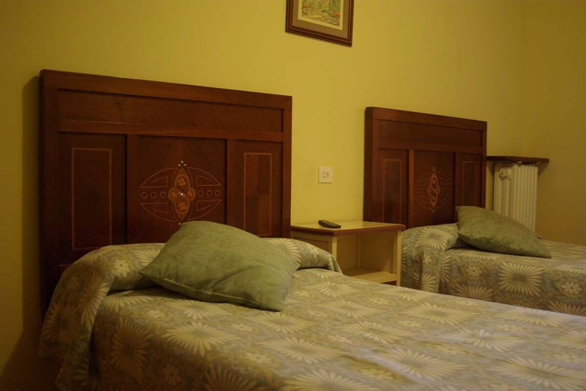 Double Room | Cribs (free), WiFi (free)