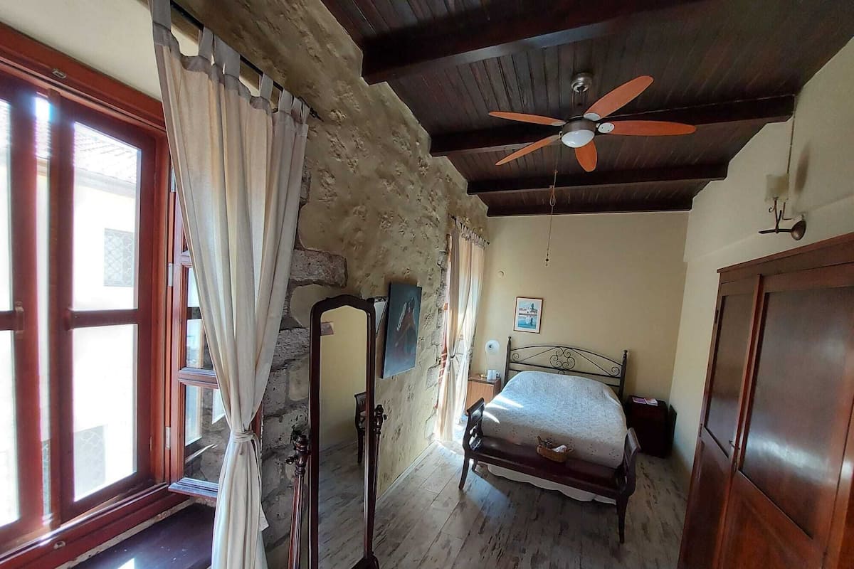 Deluxe Double Room (Street) | 1 bedroom, premium bedding, minibar, in-room safe