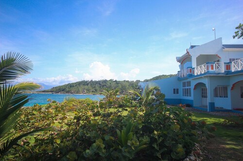 Cottage On The Ocean