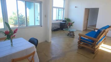 Basic Villa, 2 Bedrooms, Kitchen, Ocean View | Living area