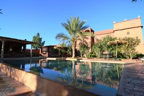 Outdoor pool - La Kasbah d'Ouzoud (Ait Taguella)